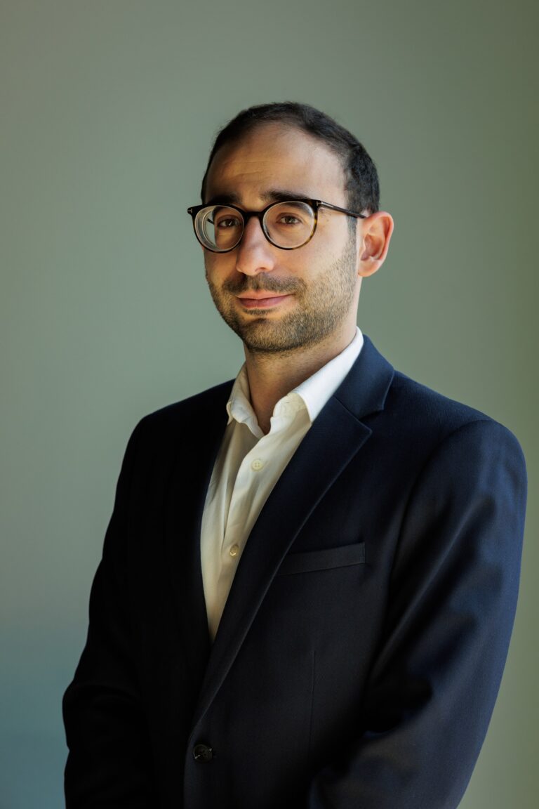Նաիրի Միրզոյան